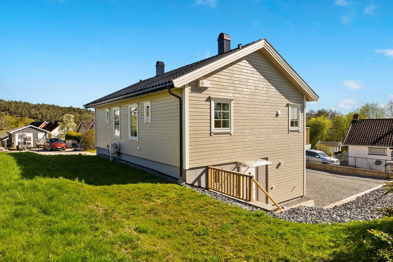 Boligen har gode solforhold og fin utsikt mot Hunnebonn Galleribilde