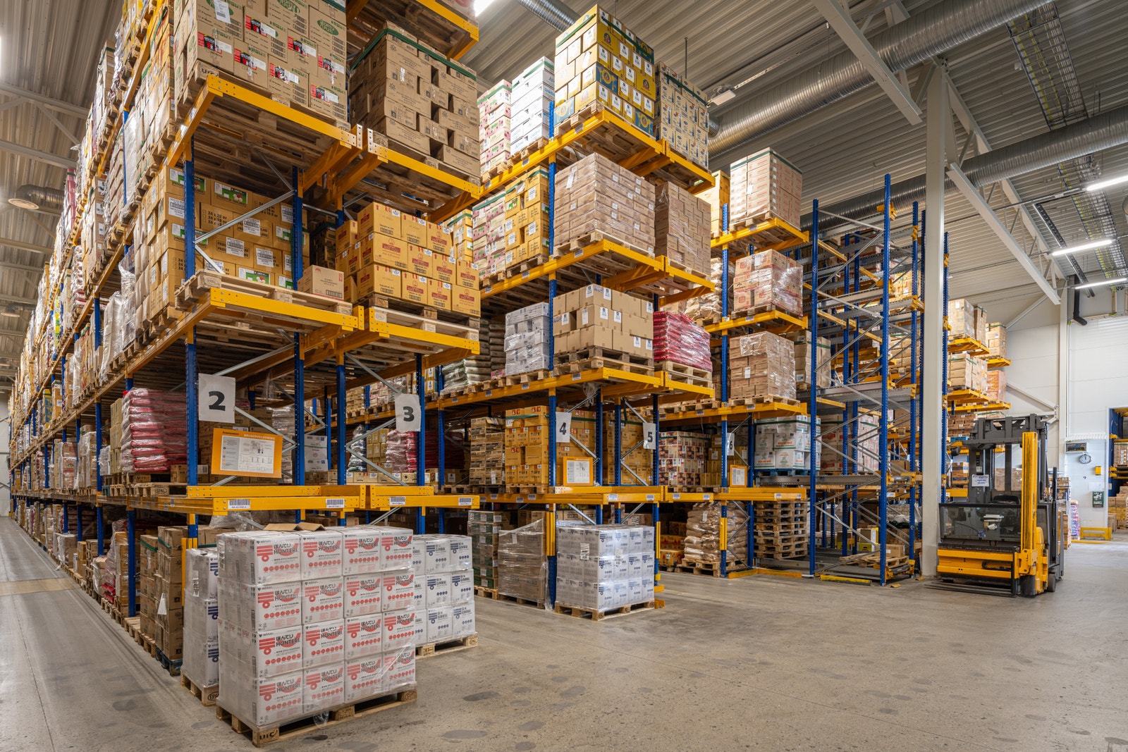 8 meter fri innvendig takhøyde Galleribilde