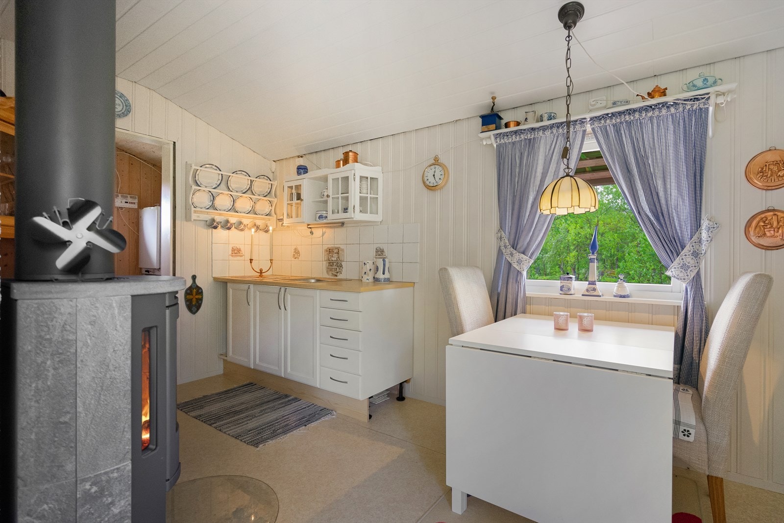 Fritidsboligen selges med alt inventar. Galleribilde