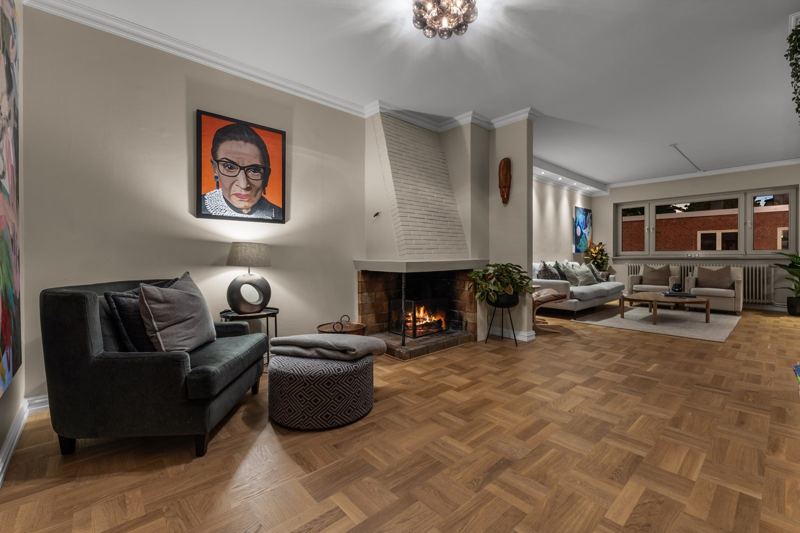 En peis som skaper både stemning og karakter - perfekt for sene timer. Galleribilde