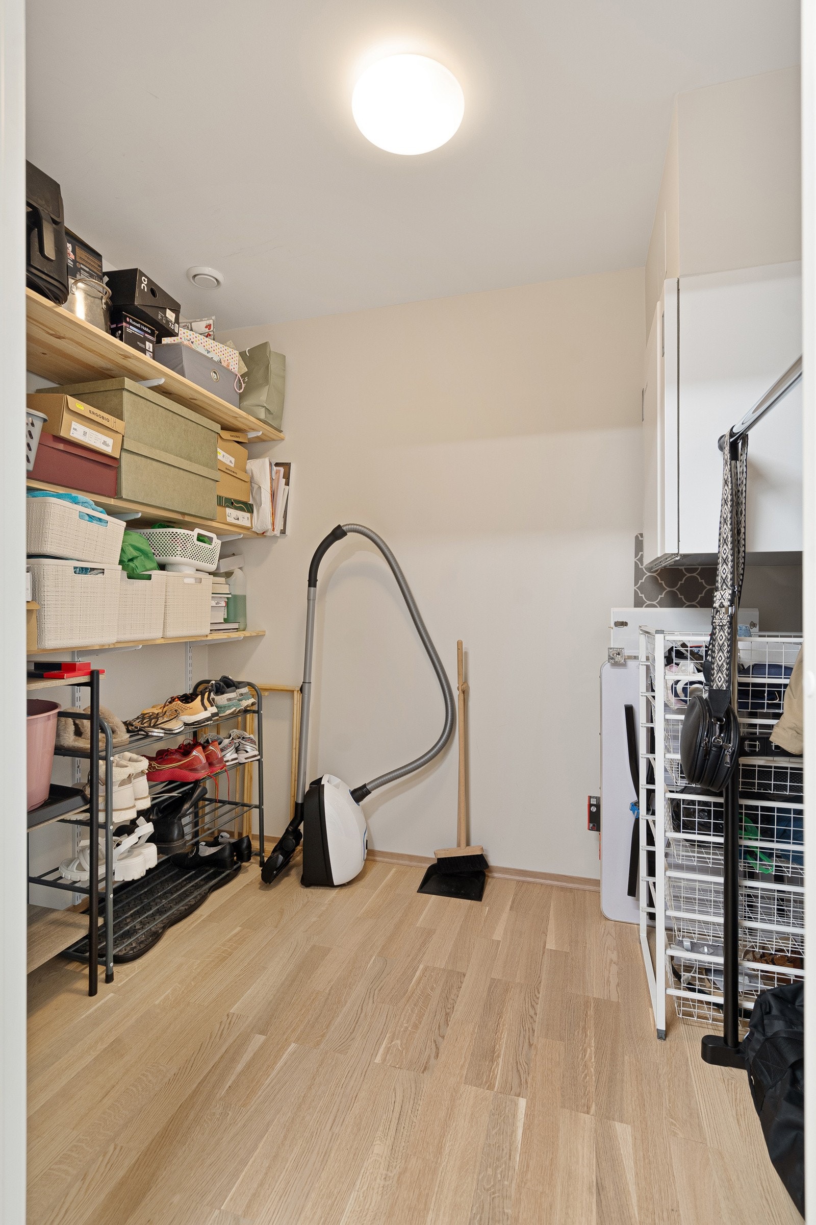 Innvendig bod Galleribilde