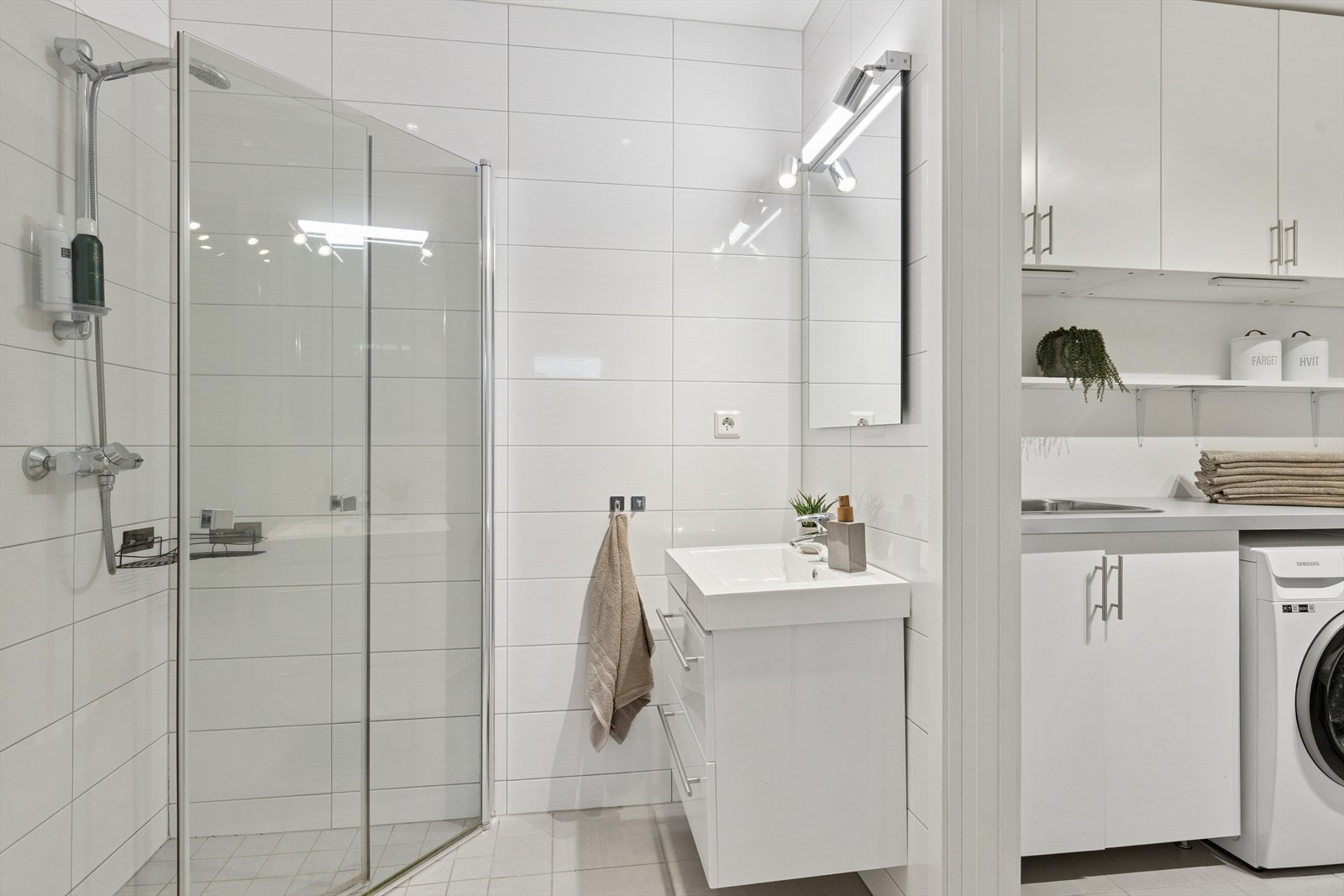 Bad i underetasjen. Galleribilde