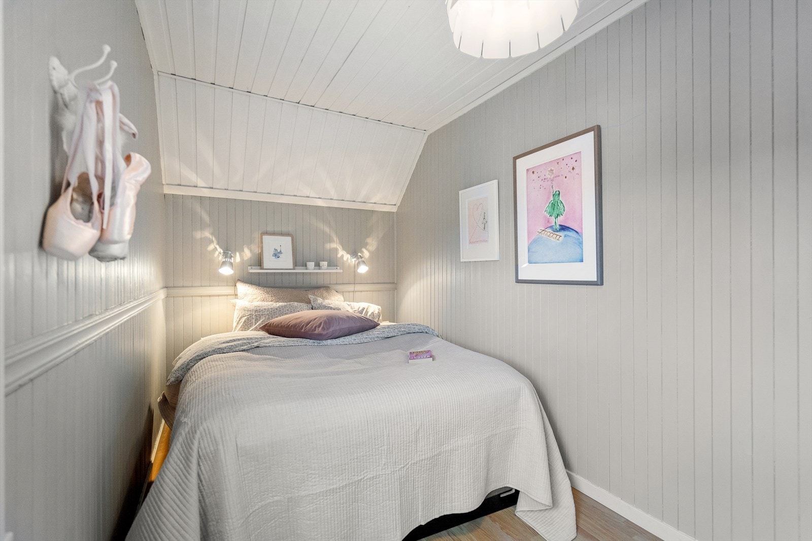 2. Soverom 2 - et soverom med sjarm - perfekt sted for å trekke seg tilbake for ro og avslapning Galleribilde