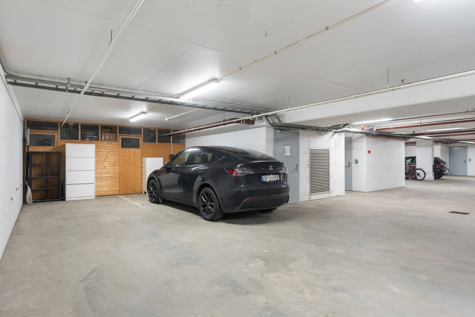 Tilhørende 2 parkeringsplasser og boder Galleribilde