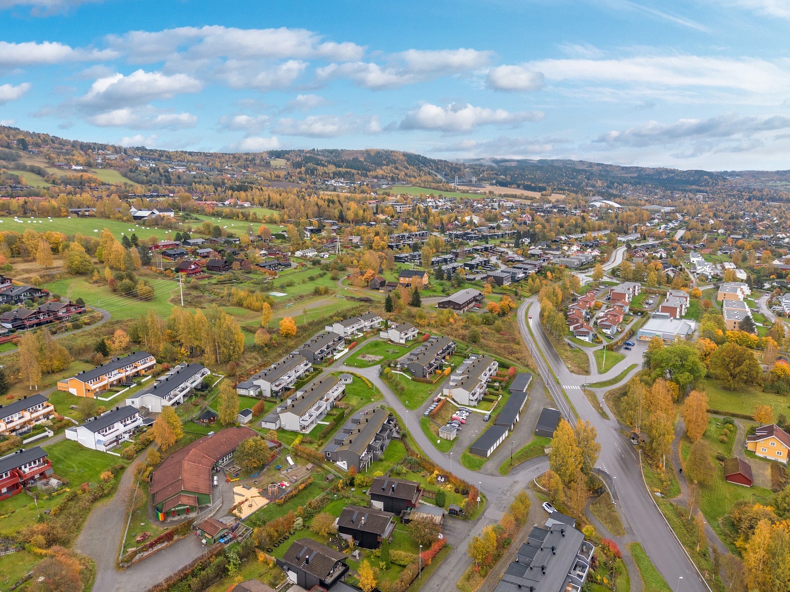 Flott beliggenhet i populære Nordre Ål - kort vei til både marka, skoler og idrettsanlegg. Galleribilde