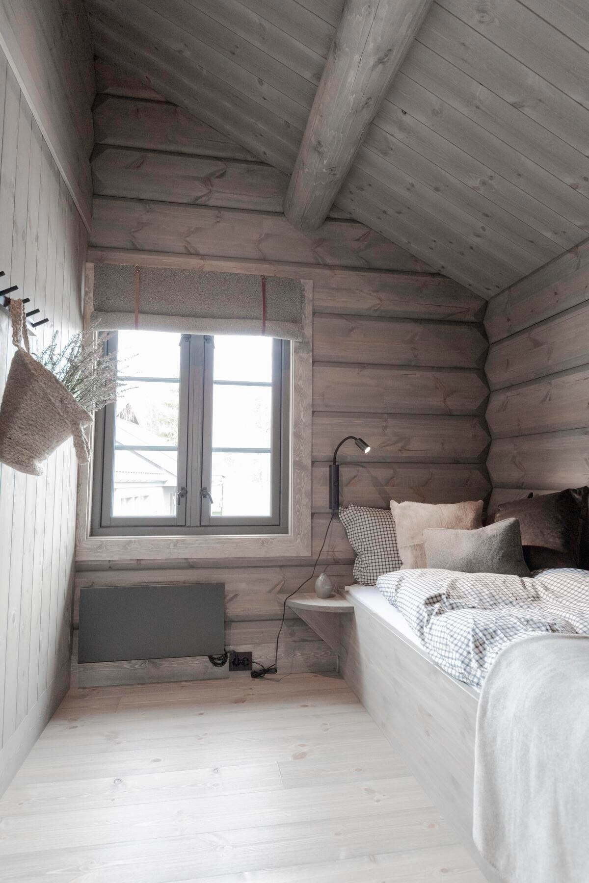 2.etg har to gode soverom.
Foto fra Andor visningshytte på Hellerudsletta Galleribilde