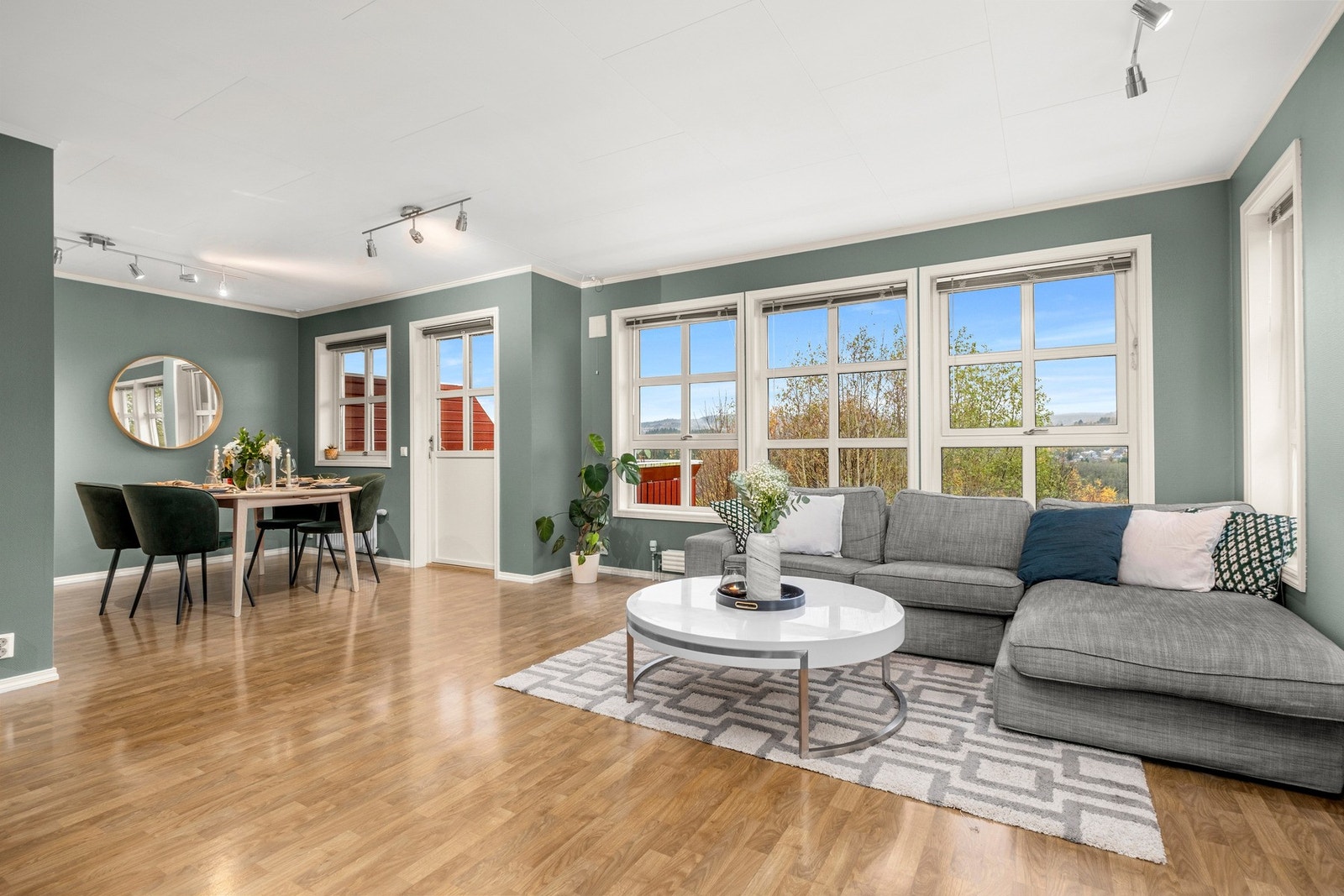 Velkommen til Ratesvingen 66B, presentert av Johannes Tømmerås! Galleribilde