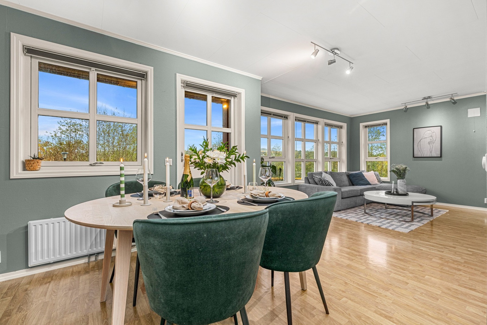 Boligen har en generell god planløsning som gjør det enkelt å møblere etter eget ønske Galleribilde