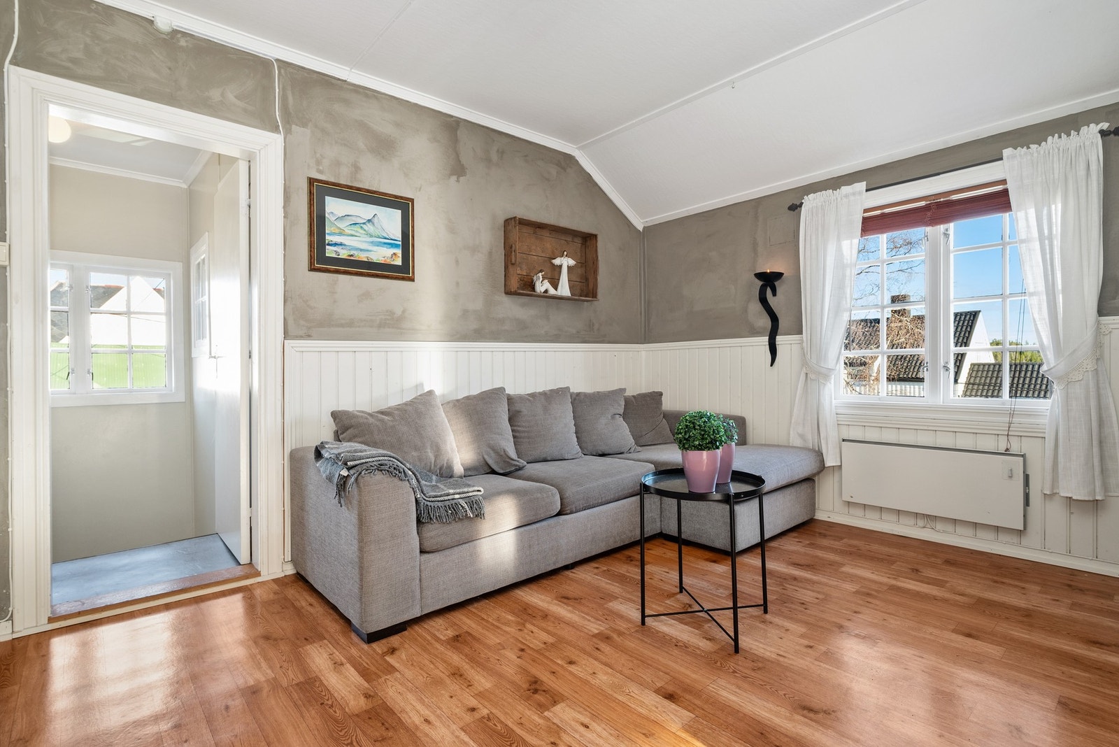 Øverst finner man en kjærkommen stue, et ekstra oppholdsrom til lek, vennebesøk og avslapning. Galleribilde