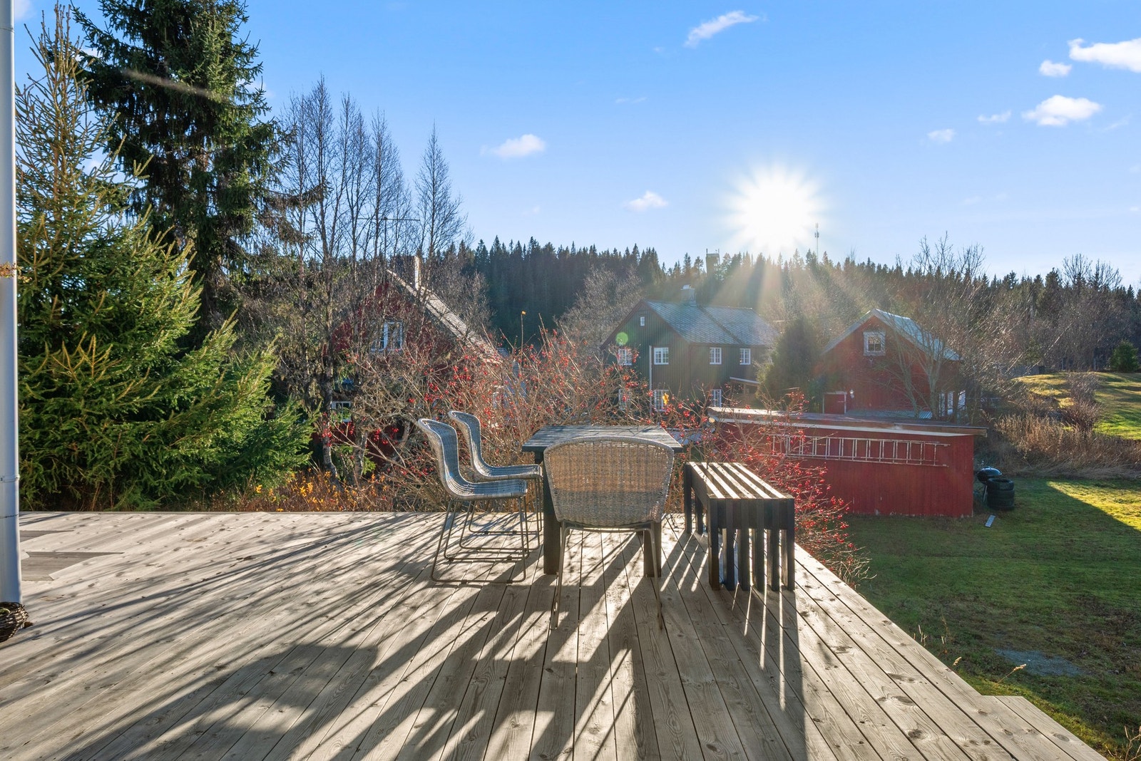 Terrassen innbyr til både stille stunder og lange, sosiale kvelder i godt lag. Galleribilde