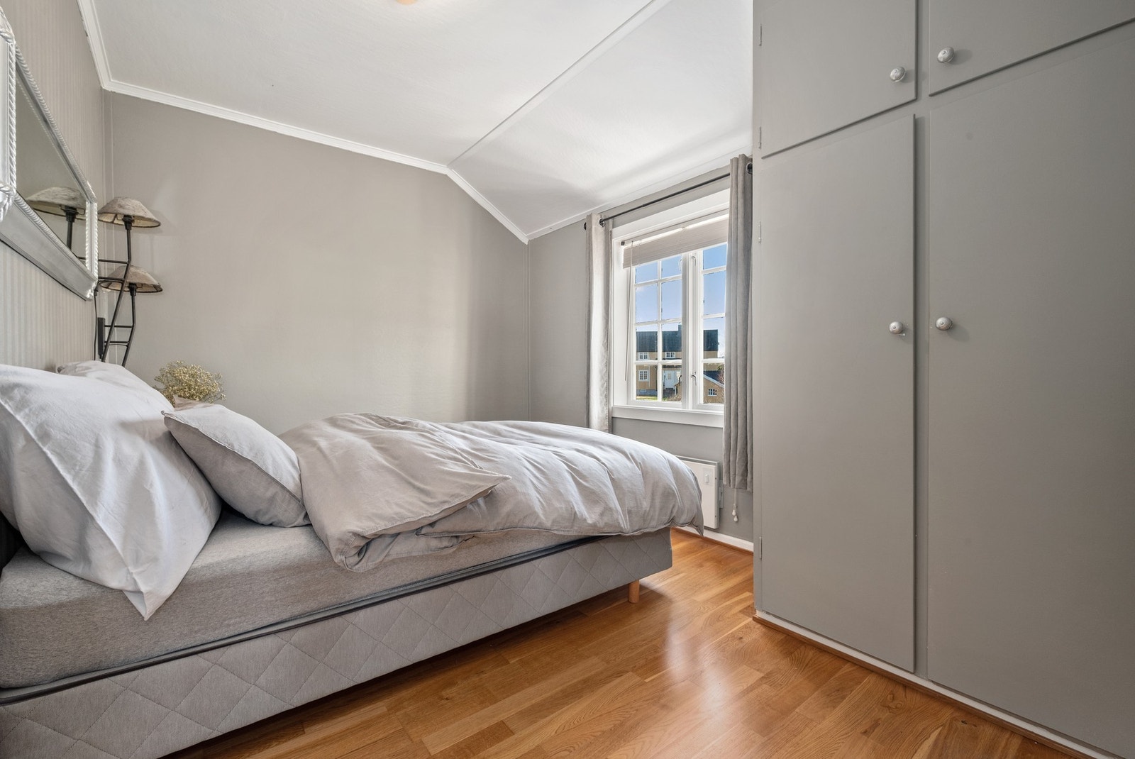 Fire soverom er samlet i 2. etasje, meget praktisk hvis man har små barn. Galleribilde