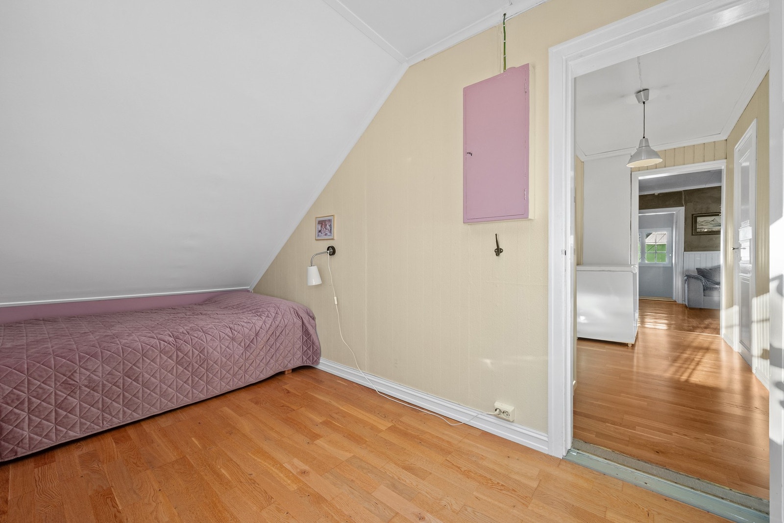 Med hele fire soverom er det god plass til familier med flere barn. Galleribilde