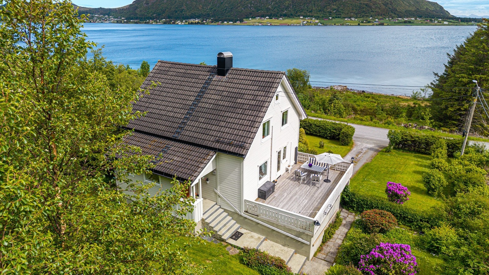 Flott fjordutsikt fra eiendommen. Galleribilde