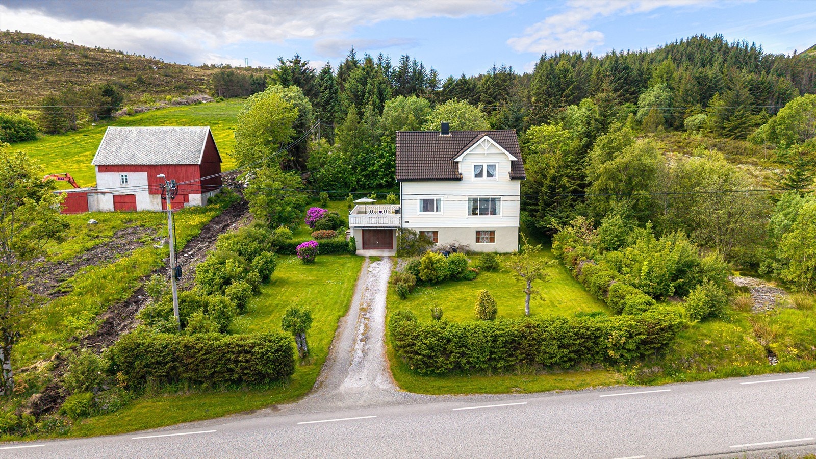 Eiendommen har en flott hage. Galleribilde