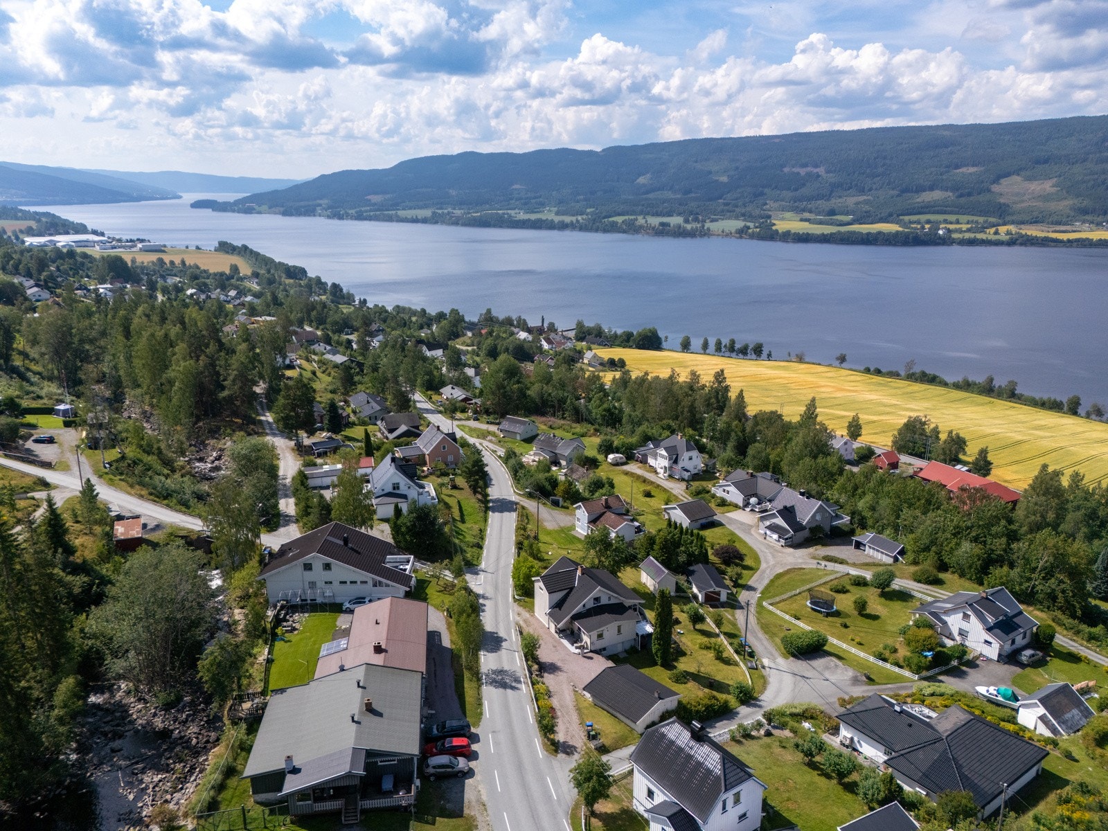 Gode solforhold og fin utsikt mot Randsfjorden Galleribilde