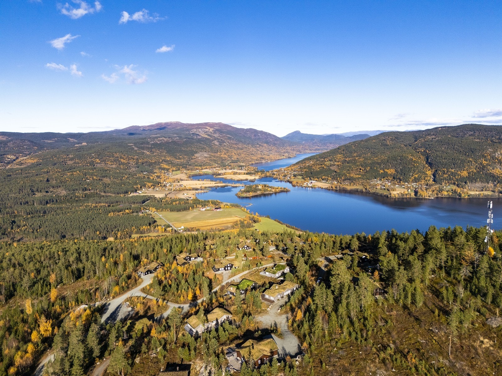 Området byr på et omfattende nett av turstier, skiløyper og sykkelruter. Galleribilde