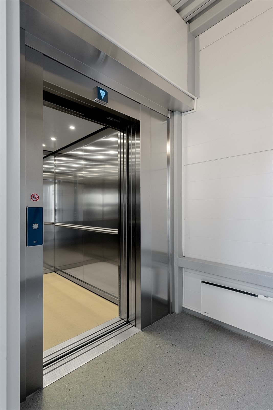 Praktisk heis i bygget Galleribilde