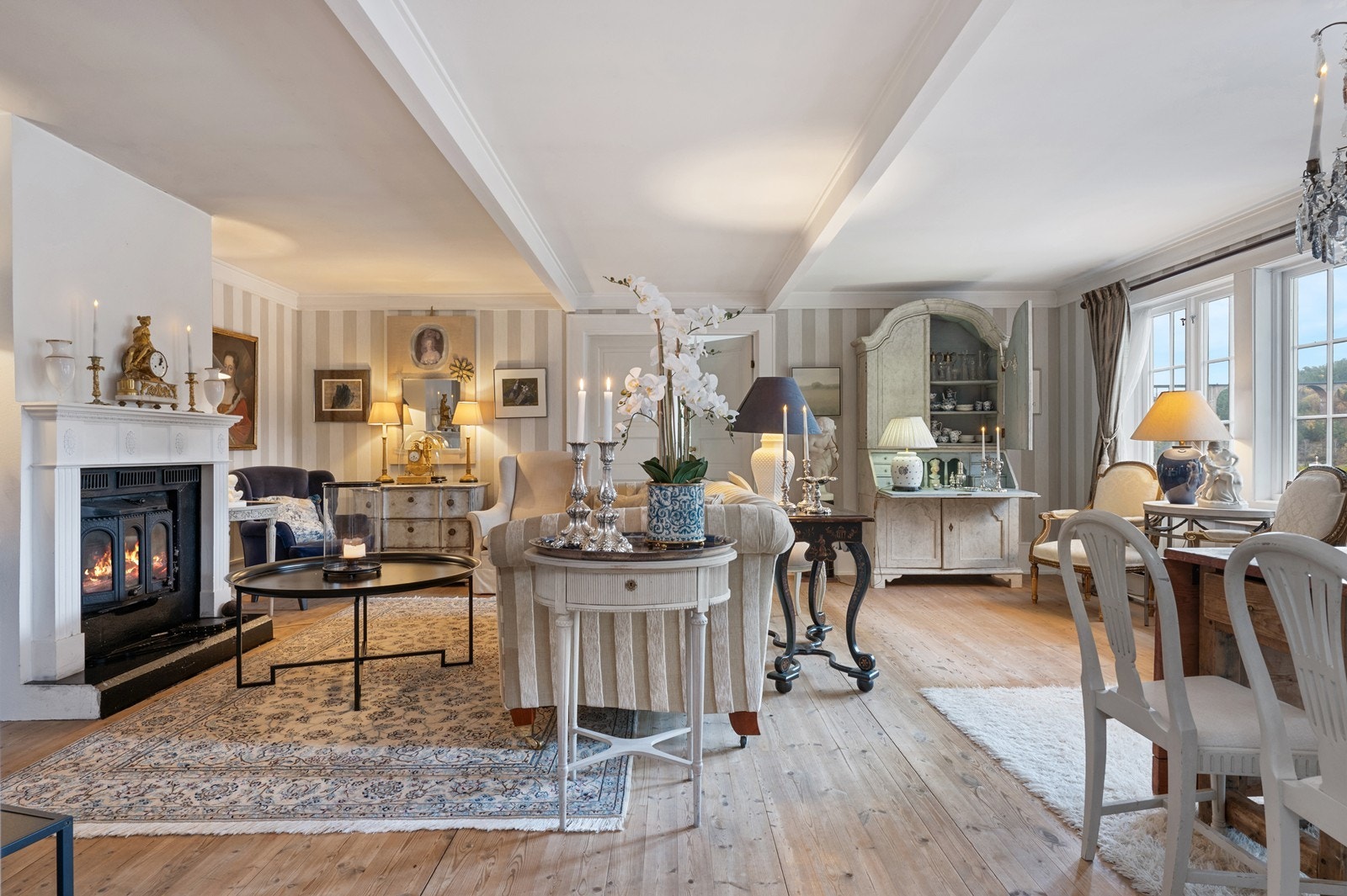 Vakker hovedstue med herskapelig preg. Galleribilde
