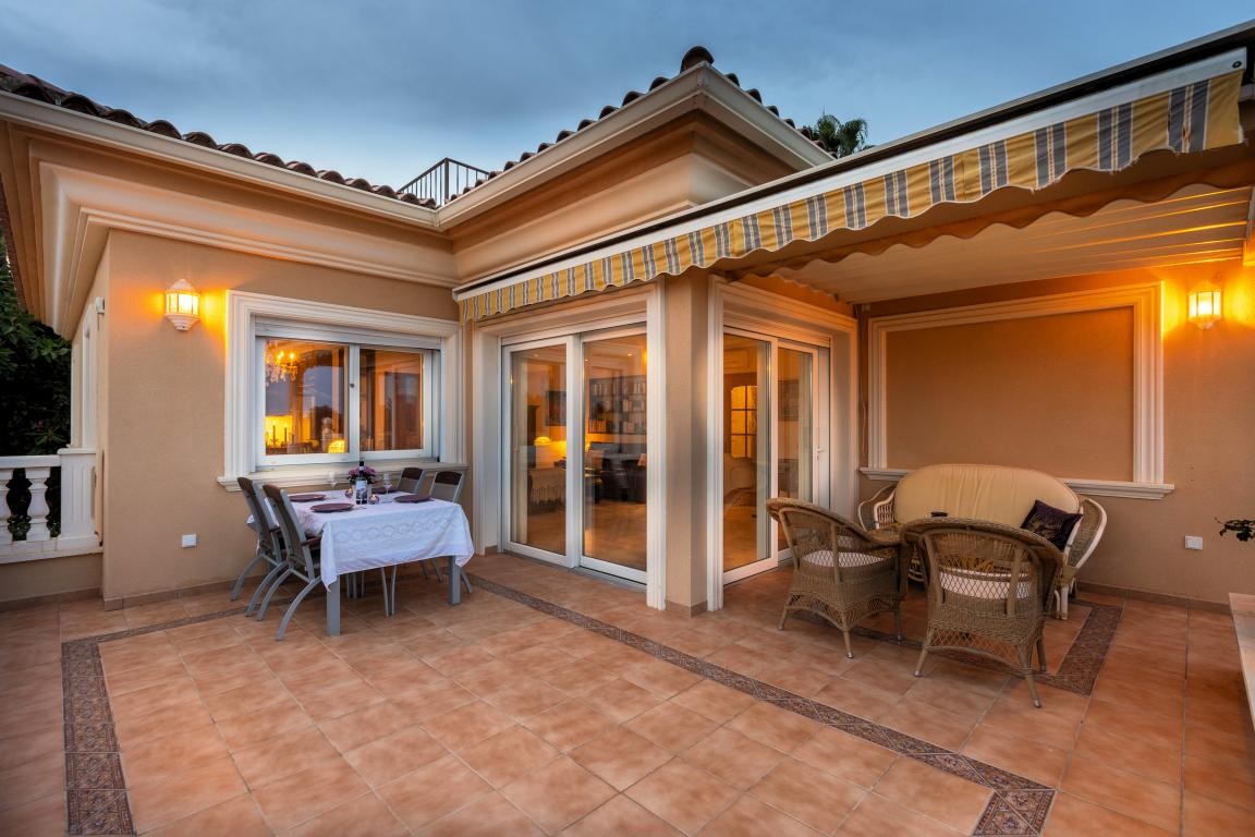 Terrace 1st floor 3 Galleribilde