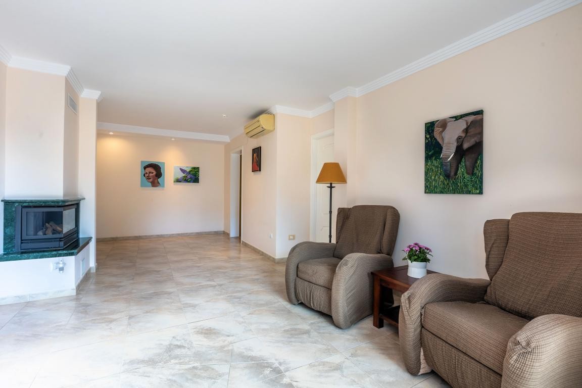 Guest Wing Living Room Galleribilde