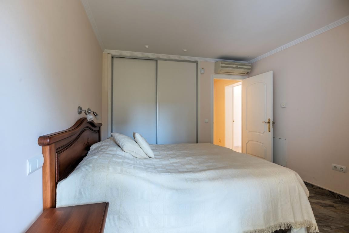 Guest Wing Large Bedroom2 Galleribilde