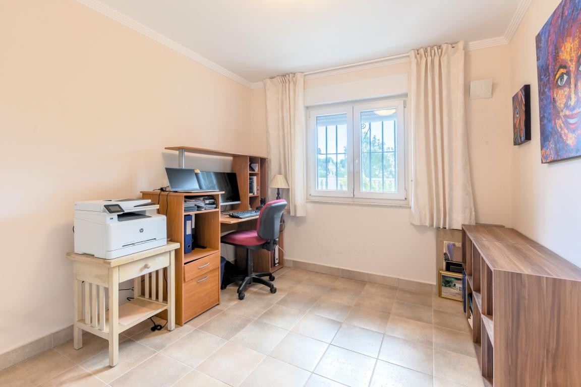 Office-Bedroom 3 Ground Floor Galleribilde