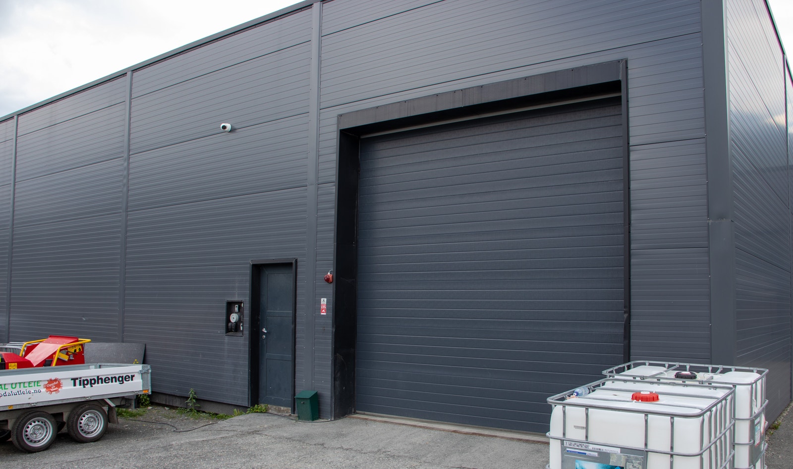 Kjøreport og inngangsdør Galleribilde