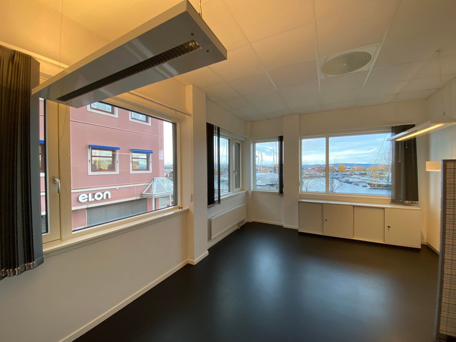 Hjørnekontor vendt mot nord Galleribilde