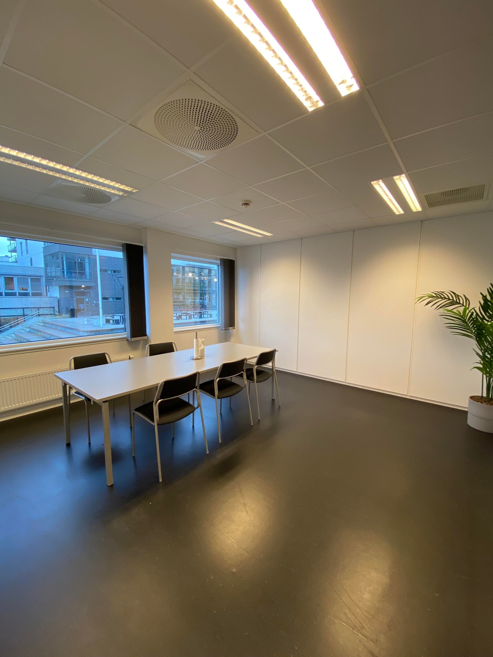 Felles spiserom Galleribilde