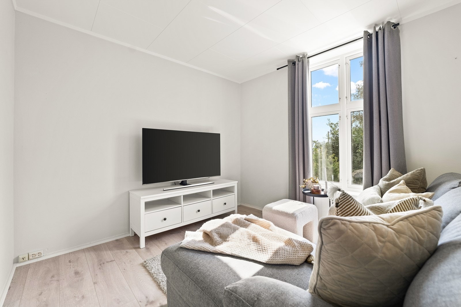 Detalj - TV-krok. Galleribilde