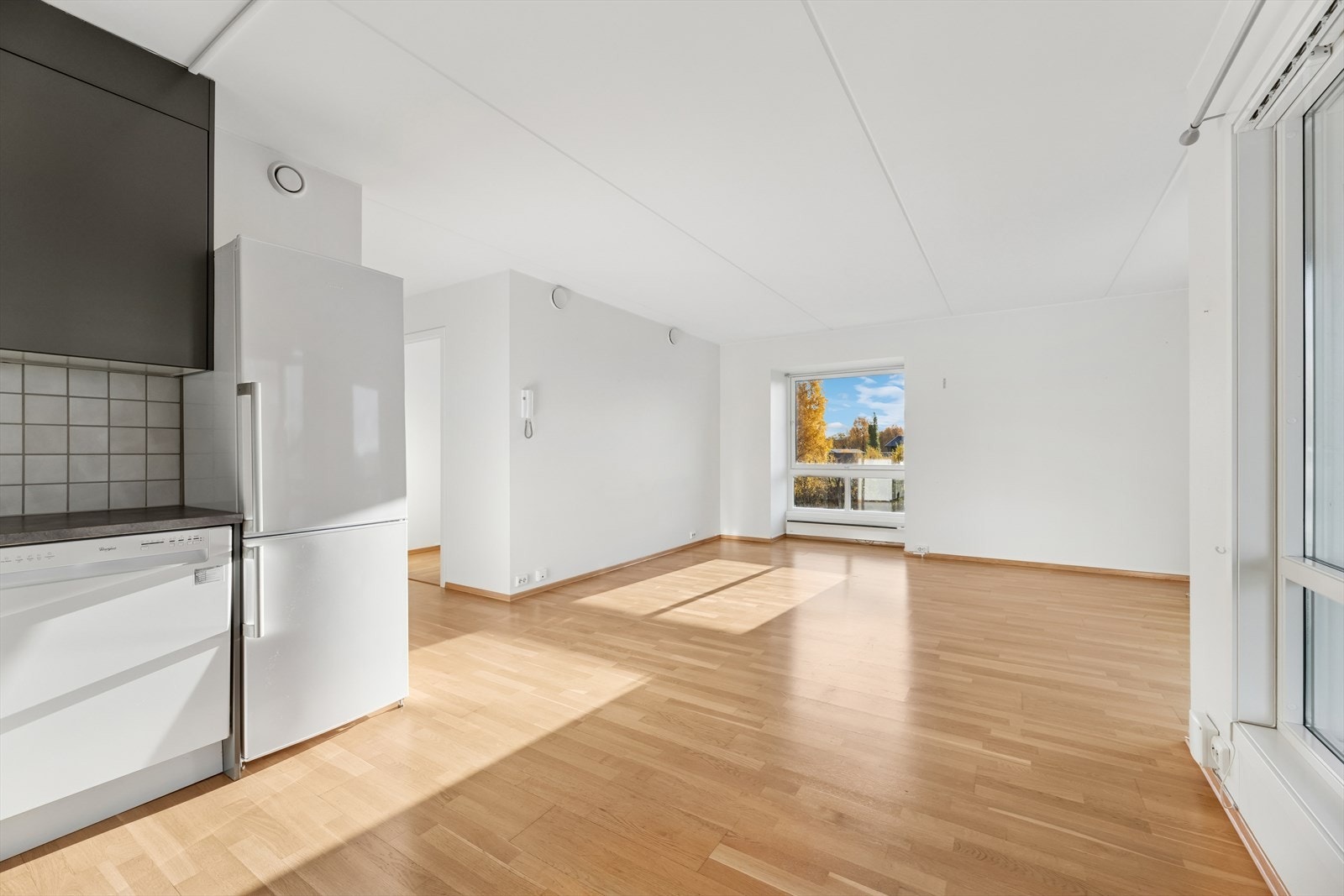 Leiligheten er gjennomgående innredet med tidløse og nøytrale materialvalg som vil falle i smak hos de fleste. Galleribilde