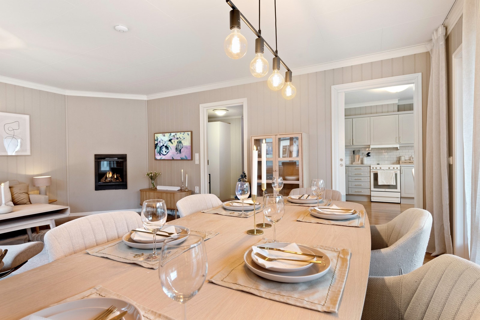 Leiligheten kan by på flere attraktive kvaliteter, deriblant en ny varmepumpe fra 2024 og balansert ventilasjon. Galleribilde