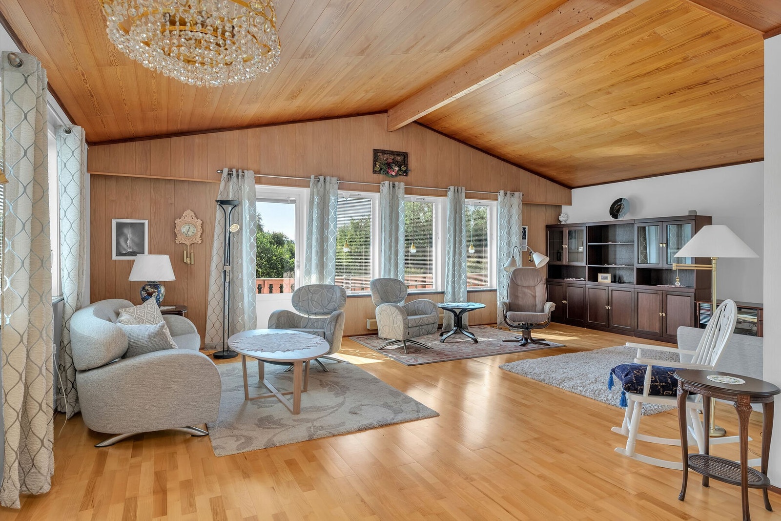 En eiendom med karakter og muligheter! Galleribilde