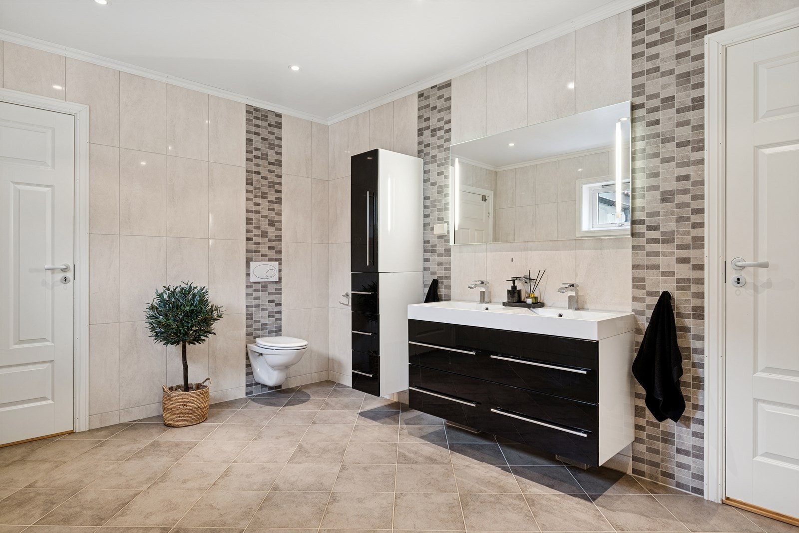 Badet har behagelige varmekabler i gulv. Galleribilde