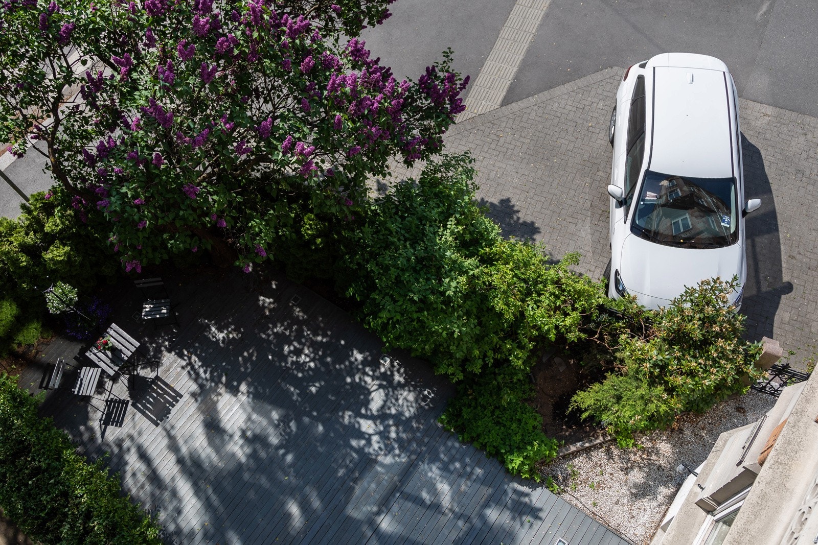 Leiligheten disponerer fast parkeringsplass