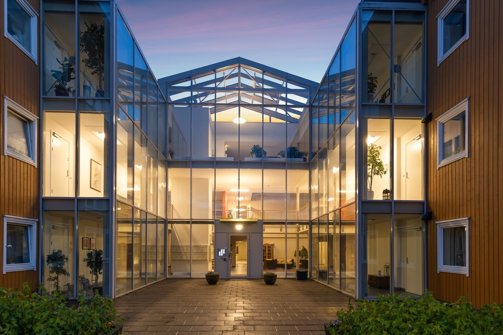 Borettslaget har fine og velstelte utearealer. Galleribilde