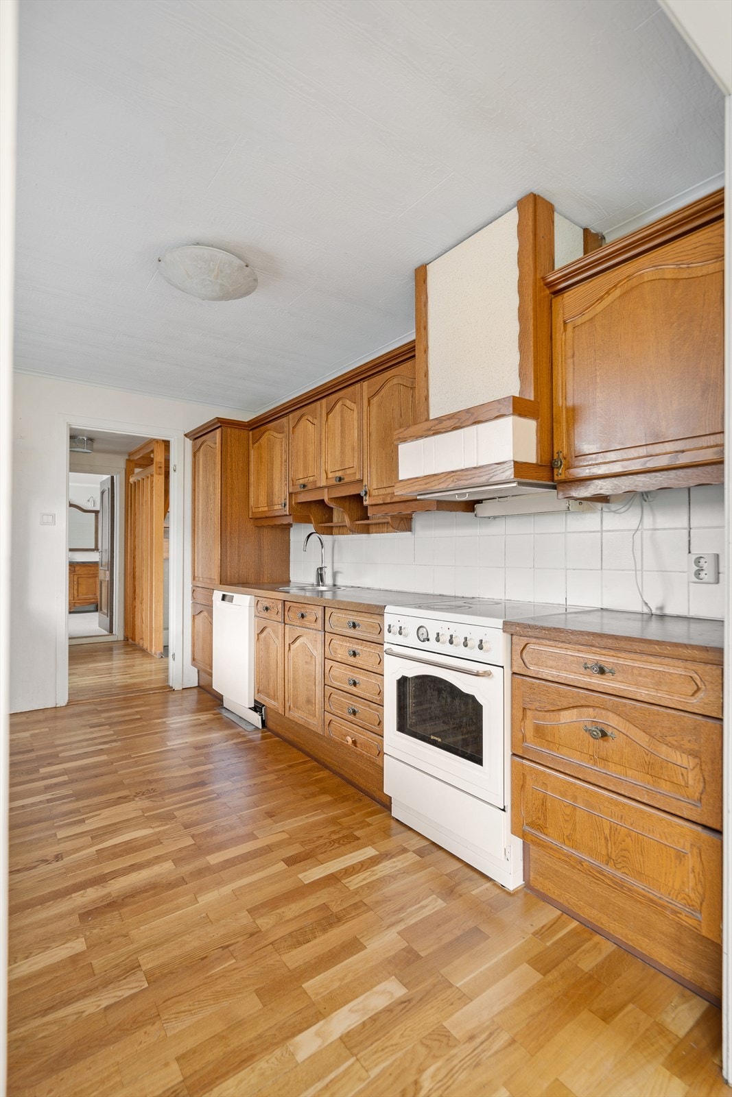 Et kjøkken med sjel og gode arbeidsflater - perfekt for den som setter pris på tradisjon og kvalitet Galleribilde