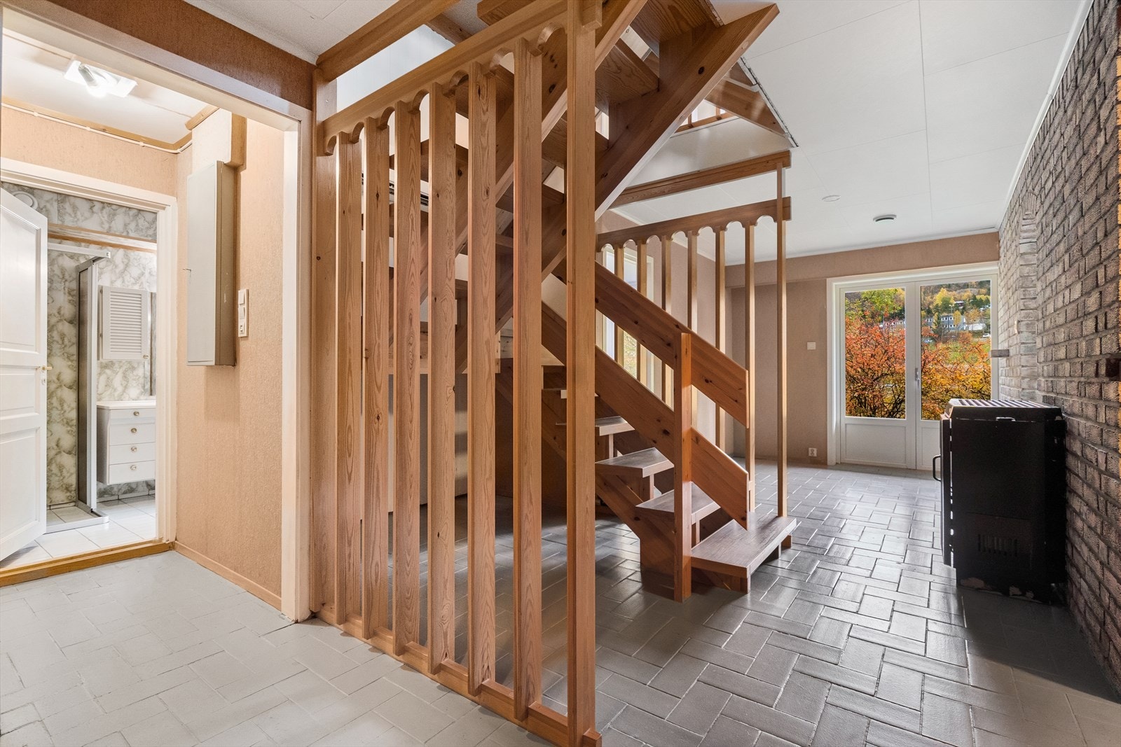 Nedgang til kjelleretasje Galleribilde