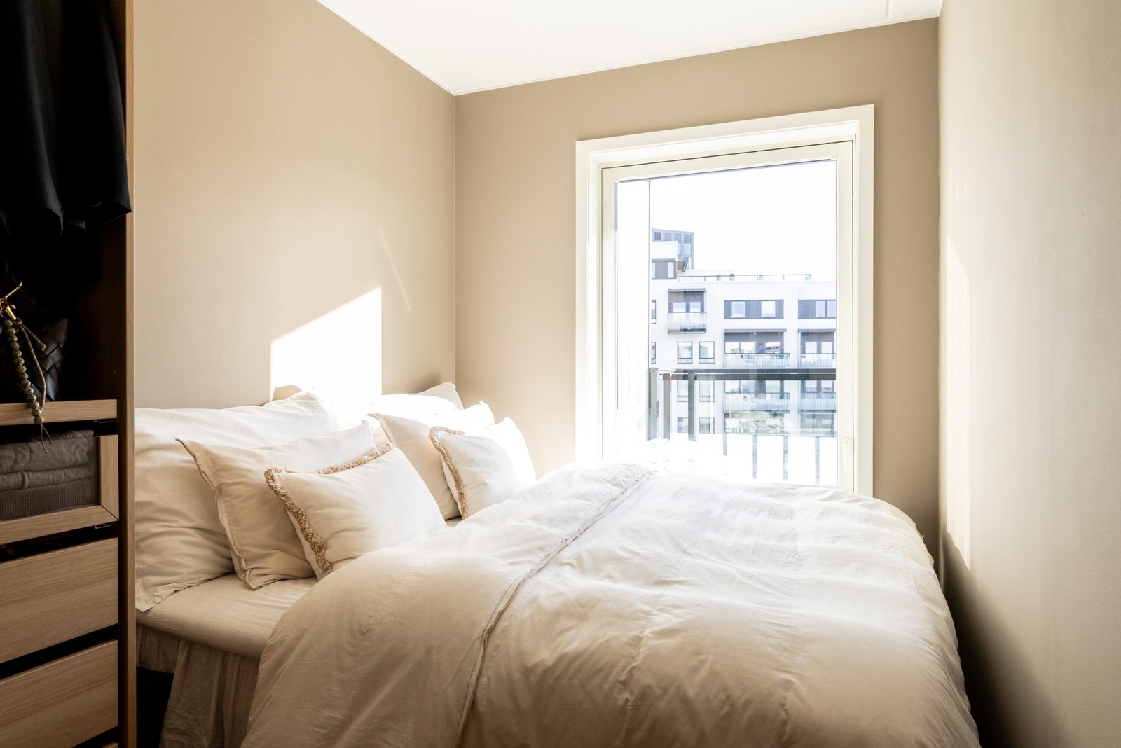 - Soverommet vender ut mot sameiets fellesarealer - Galleribilde