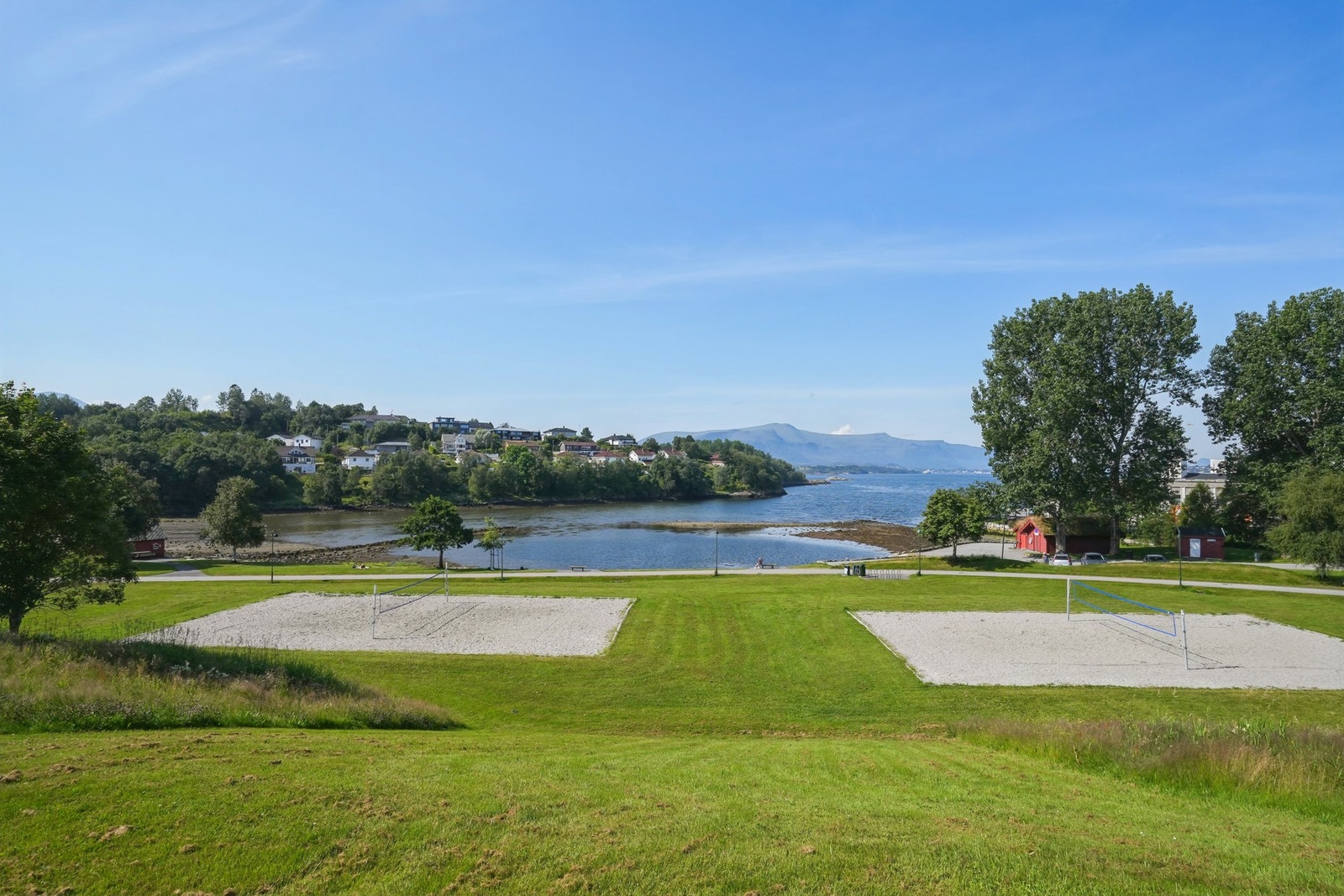 Fin badeplass ved Sandingane Galleribilde