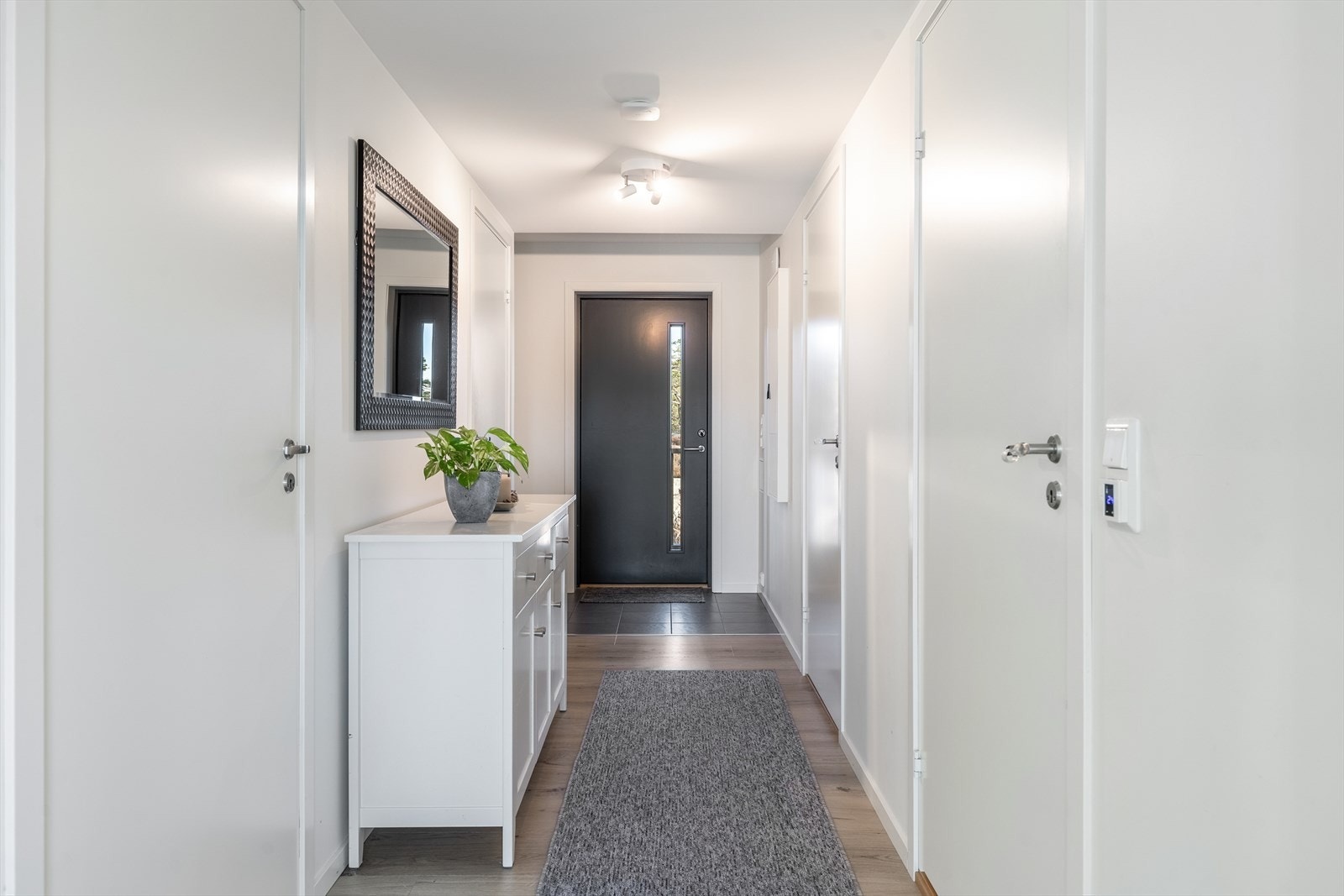 Lys og fin leilighet med nøytrale fargevalg Galleribilde