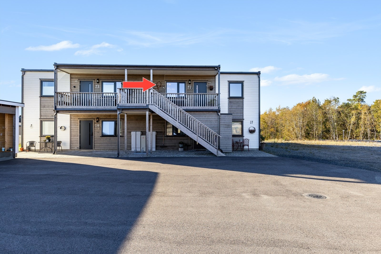 Leiligheten ligger i byggets 2. etasje Galleribilde