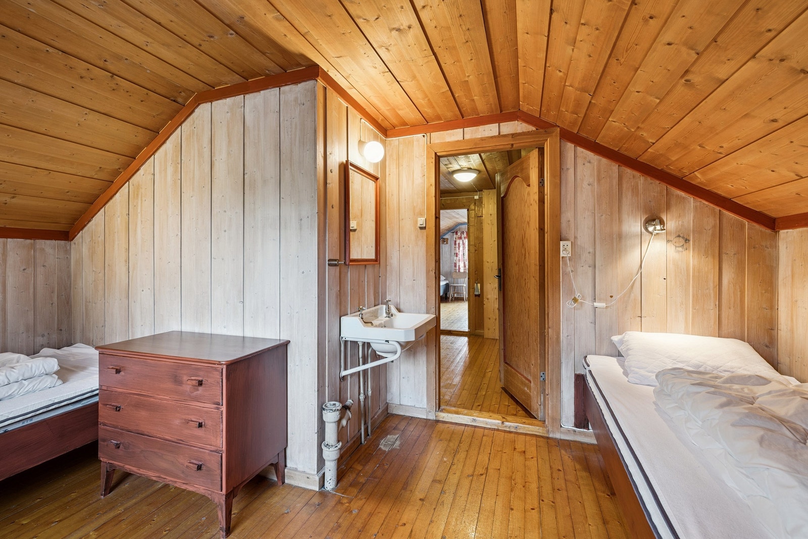 Dette rommet er i tillegg utstyrt med en praktisk servant. Galleribilde