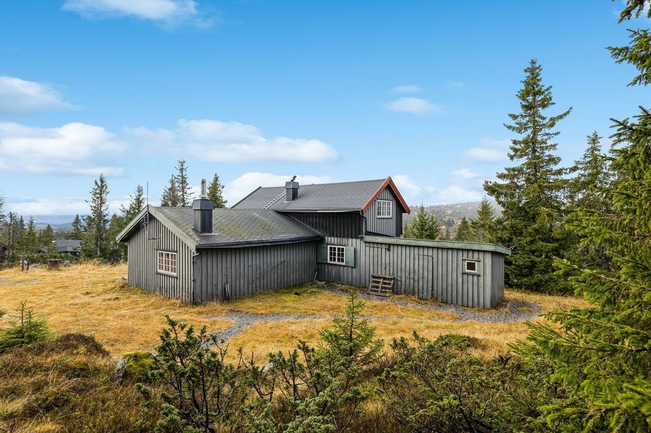 Eiendommen har en usjenert og fri beliggenhet i terrenget. Galleribilde