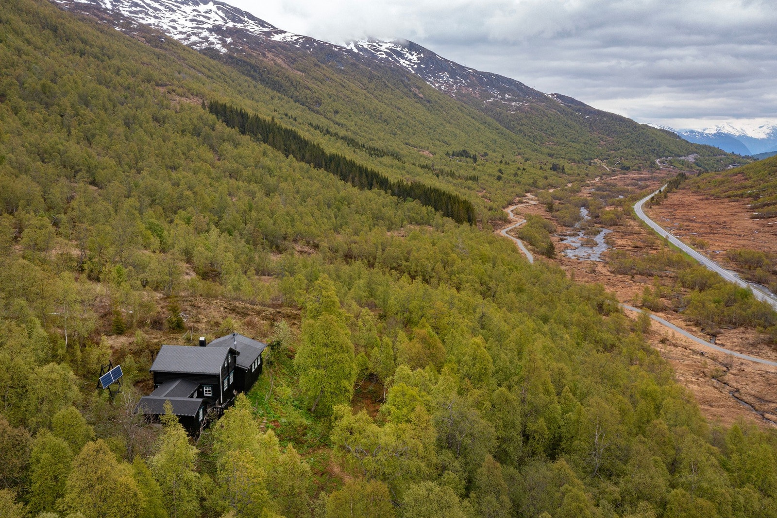 I tillegg til skikjøring tilbyr Strandafjellet Skisenter også snøbrettkjøring, langrennsløyper og muligheten til å prøve seg på toppturer. Galleribilde