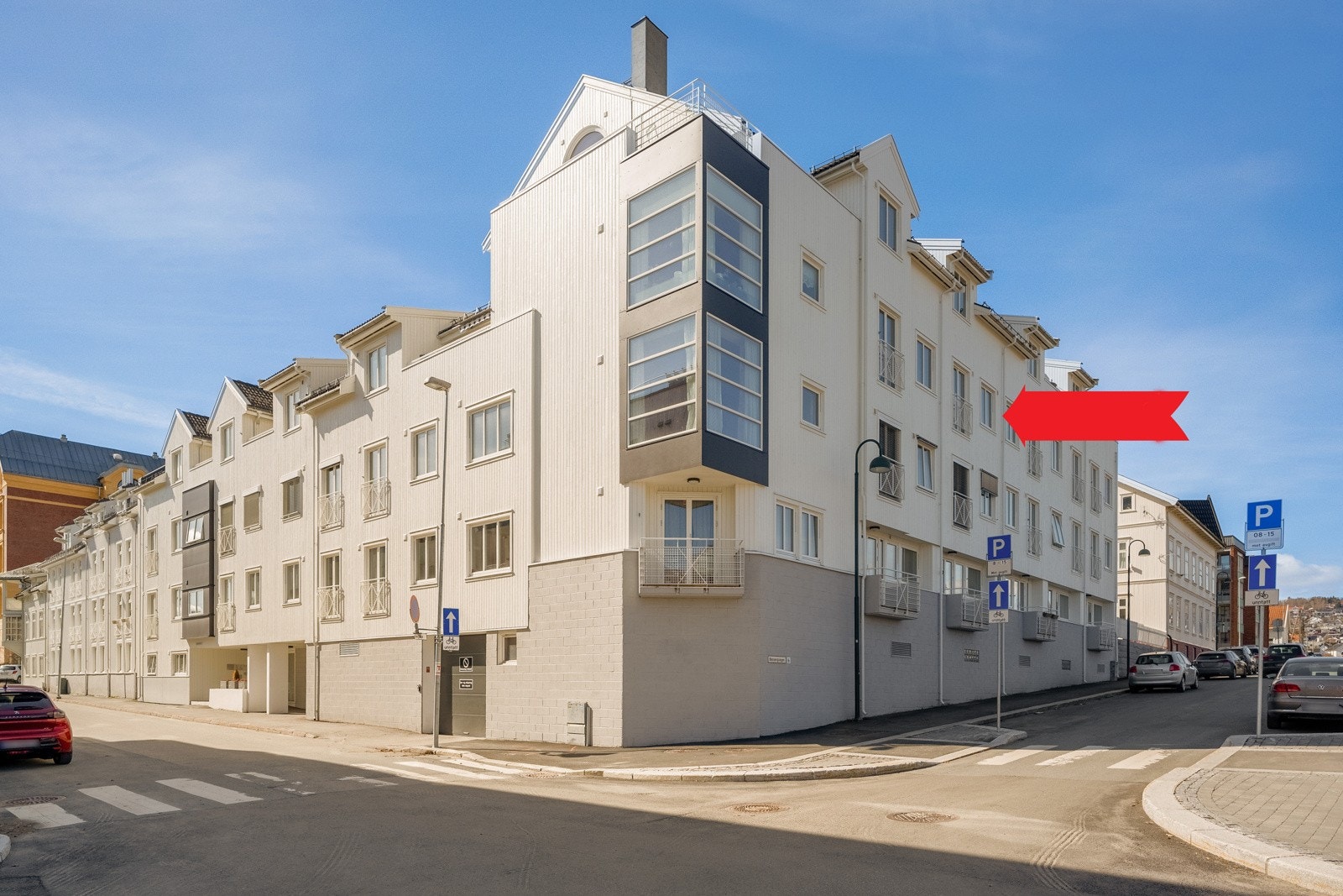 Leiligheten vi har for salg ligger i 3. etasje og har tilgang via heis og trapp. Her er også callinganlegg Galleribilde