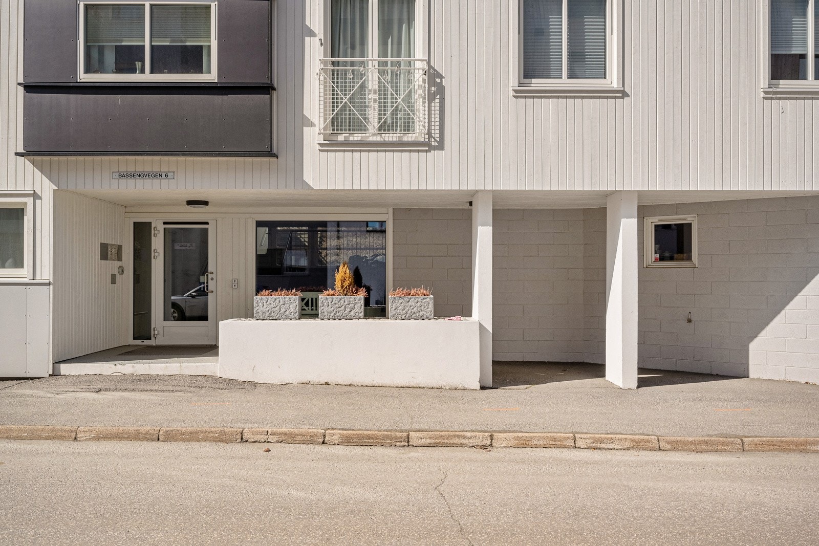 Pent inngangsparti til blokken Galleribilde