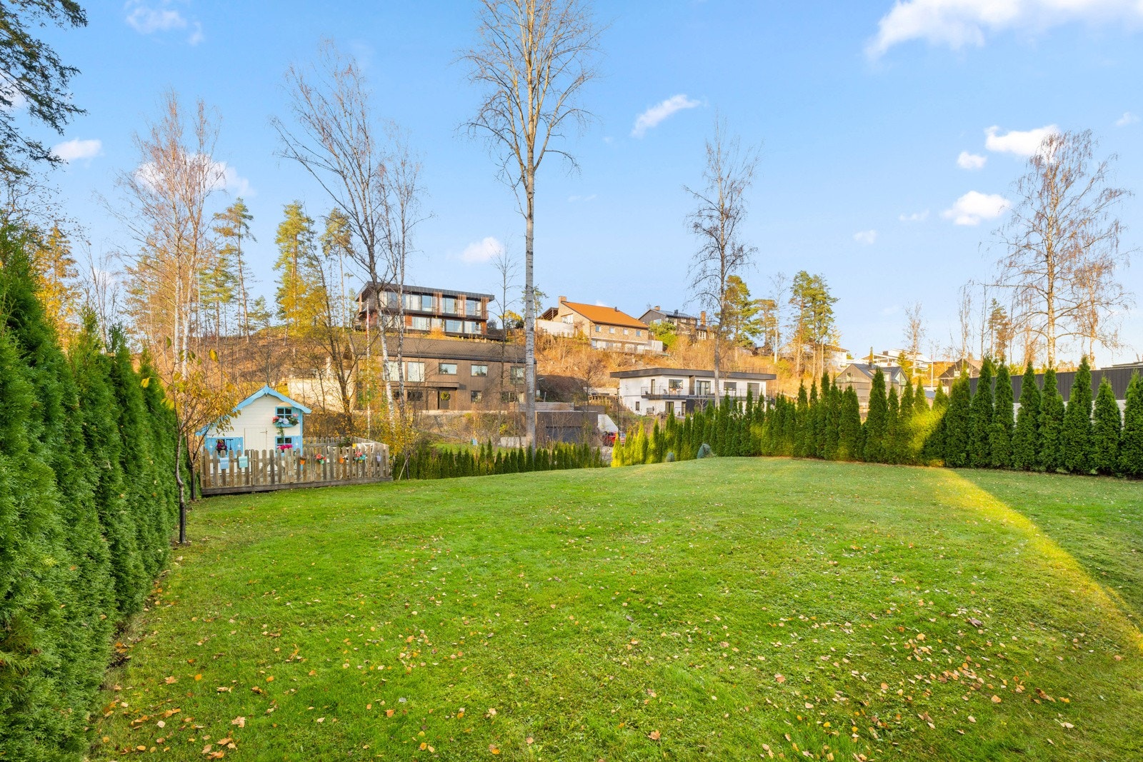 Stor uteareal til glede for både store og små i familien