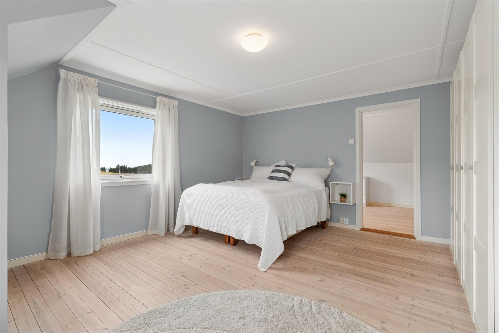 De to andre soverommene passer utmerket som et barnerom, gjesterom, kontor eller hva en måtte ønske. Galleribilde