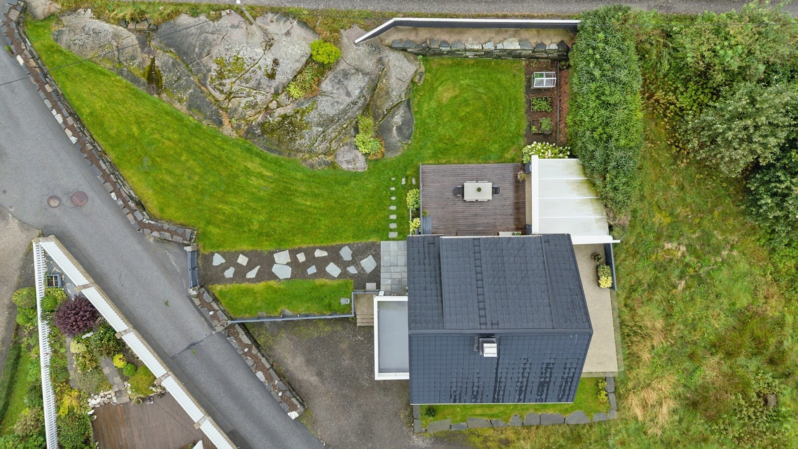 Eiendommen sett ifra fugleperspektiv. Galleribilde